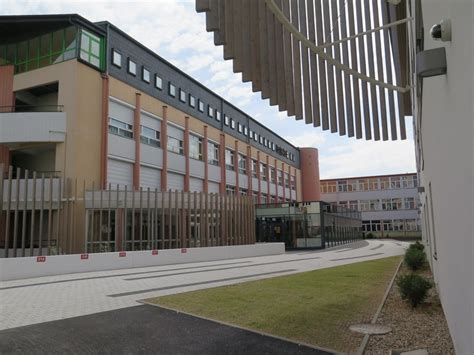 college lycee saint pierre chanel thionville|Lycée Saint.